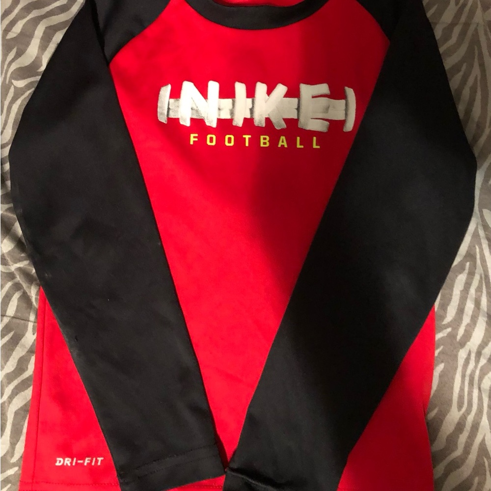 Nike Shirts - Picture 4 of 6